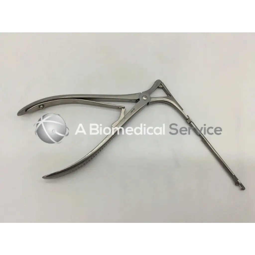 Stainless steel surgical retractor with curved articulated design and central pivot in jarit mckenty rotatable punch 90 degree angle stainless