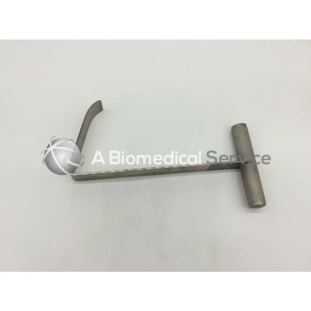 Silver life instruments mcelroy retractor with textured handle and curved serrated blade for surgical use