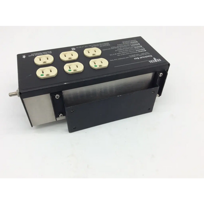 Black metal ohmeda electrical box risk class with five beige nema 5-15r outlets for 100 120v 10a use