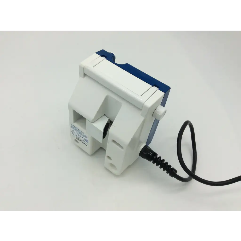 White and blue plastic electrical outlet with black coiled cord attached on tyco healthcare kangaroo 924 enteral feeding pump