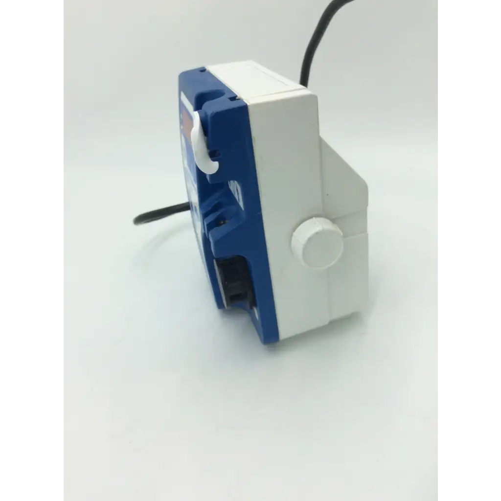 Blue and white plastic tyco healthcare kangaroo 924 enteral feeding pump with black cable attached for medical use